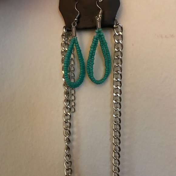 earring and necklace set - Picture 2 of 3